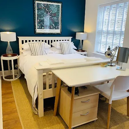 The Mews Cottage, With Parking, Apartament