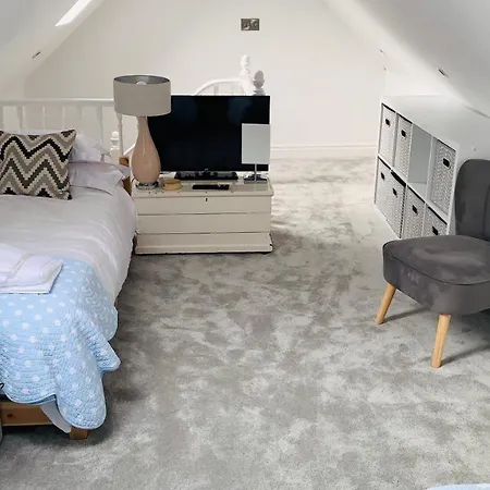 The Mews Cottage, With Parking, *