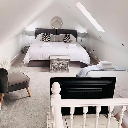 公寓 The Mews Cottage, With Parking,