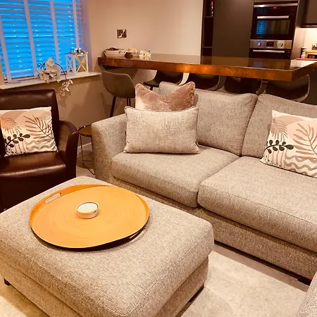 Apartmán The Mews Cottage, With Parking, *