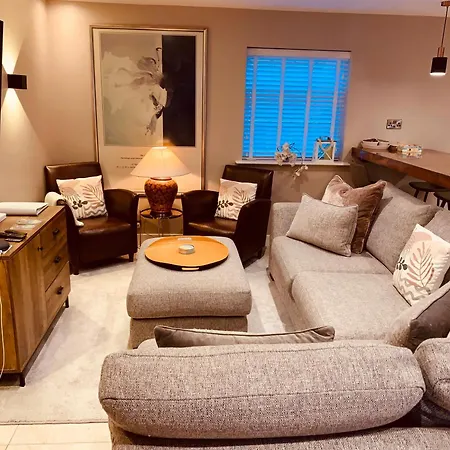 The Mews Cottage, With Parking, 公寓